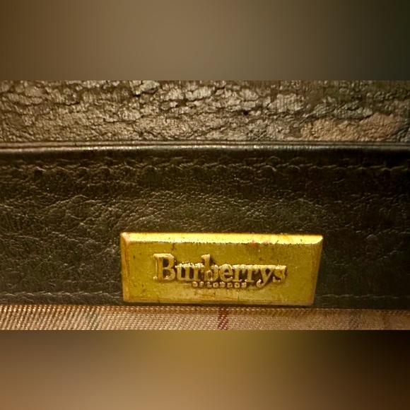 Burberrys black wristlet, clutch. Leather. Amazing vintage piece. Note pics. - Picture 5 of 16